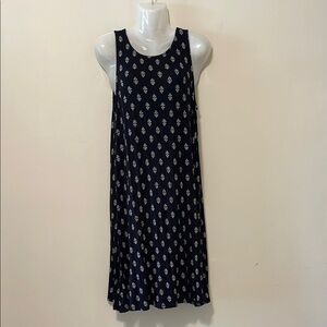 Elegant Black and White Sleeveless Dress